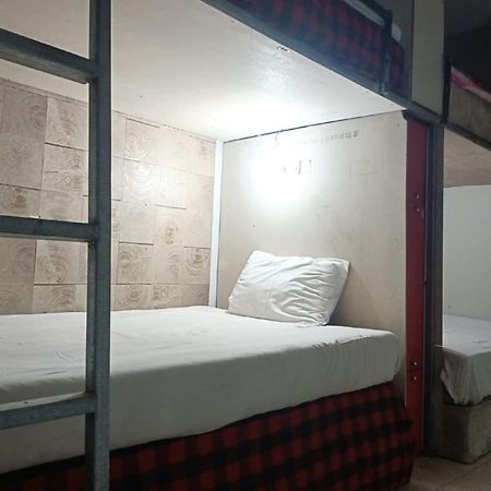 Super Oyo 710 Naomi Heritage Surabaya Ngoại thất bức ảnh