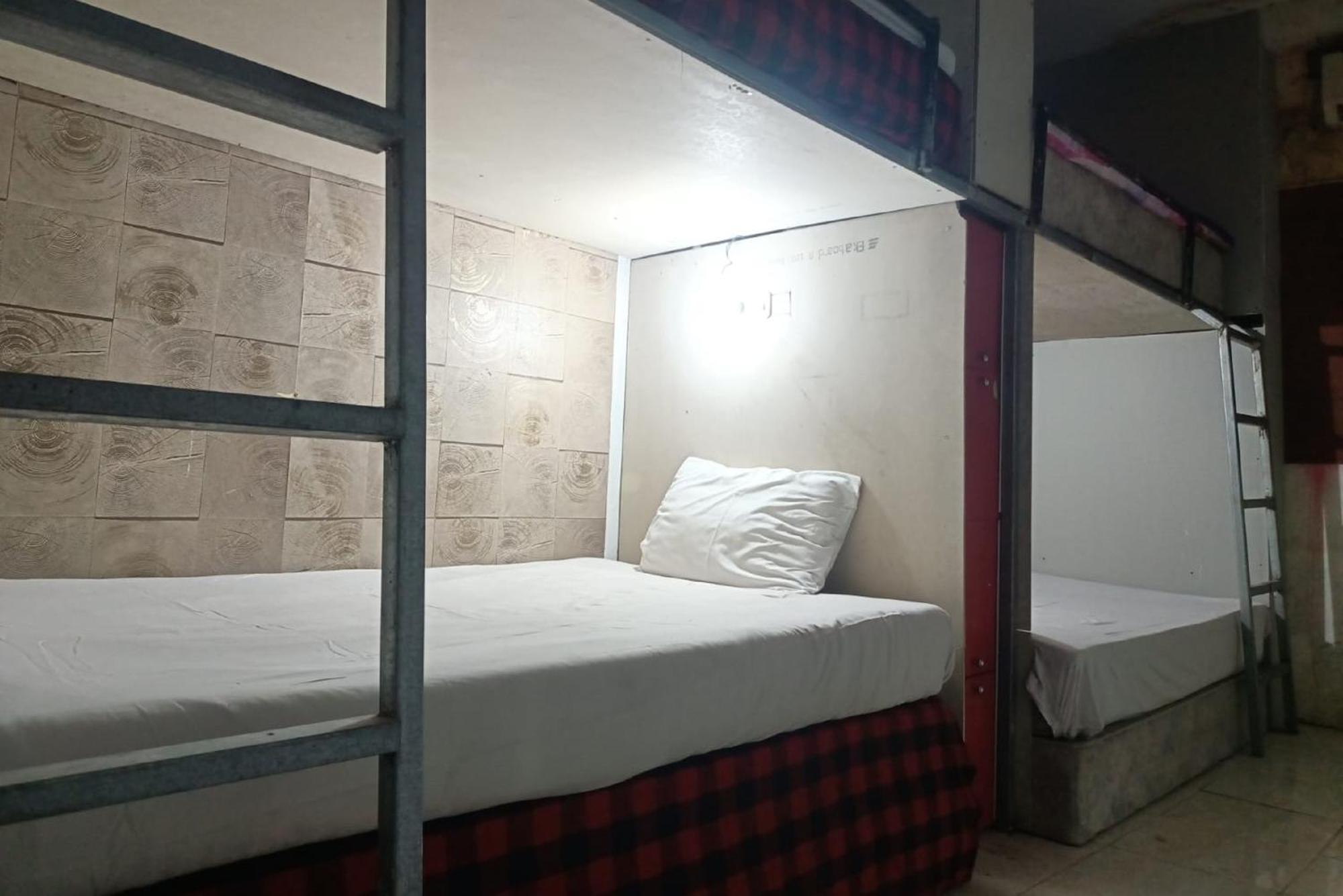 Super Oyo 710 Naomi Heritage Surabaya Ngoại thất bức ảnh