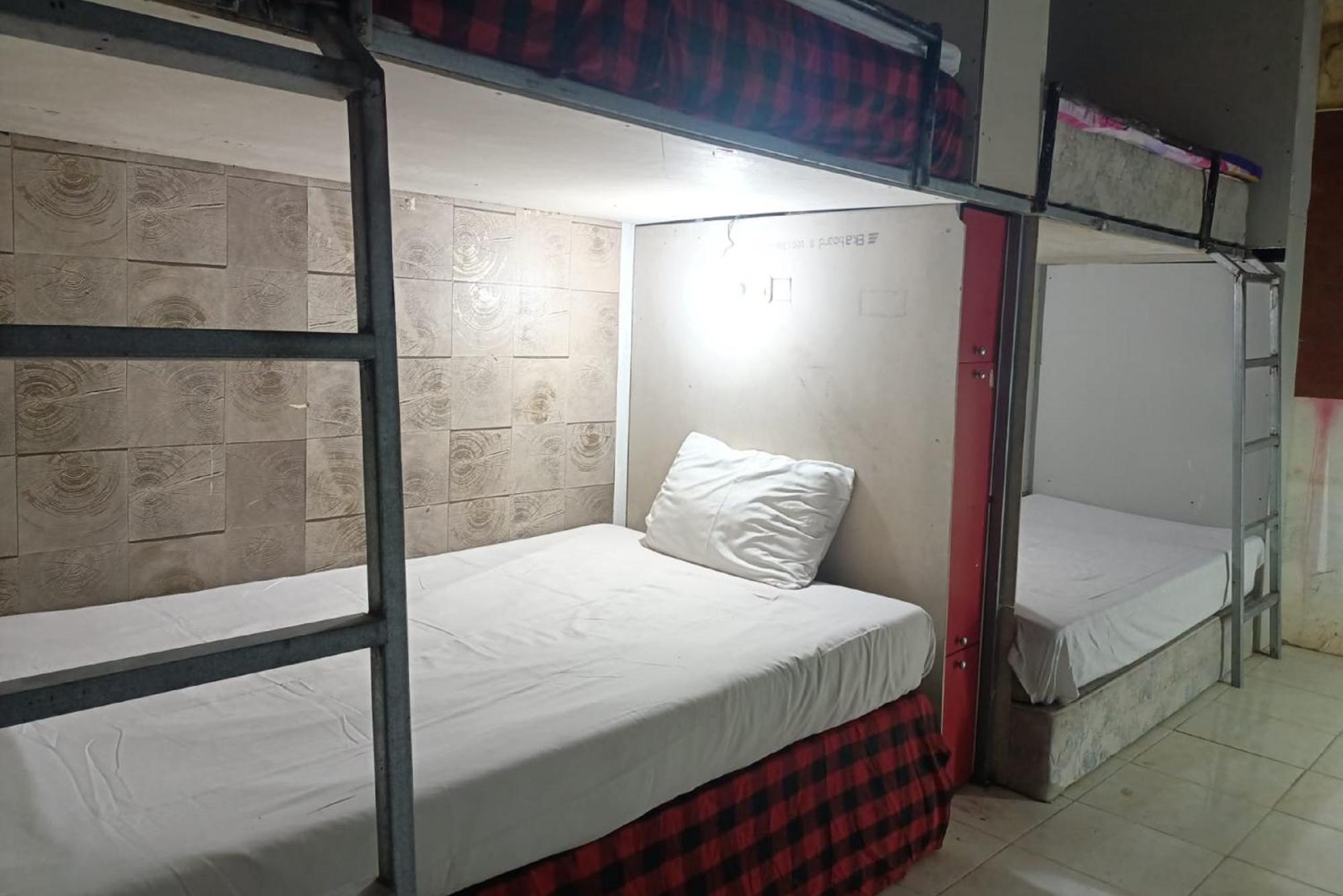 Super Oyo 710 Naomi Heritage Surabaya Ngoại thất bức ảnh