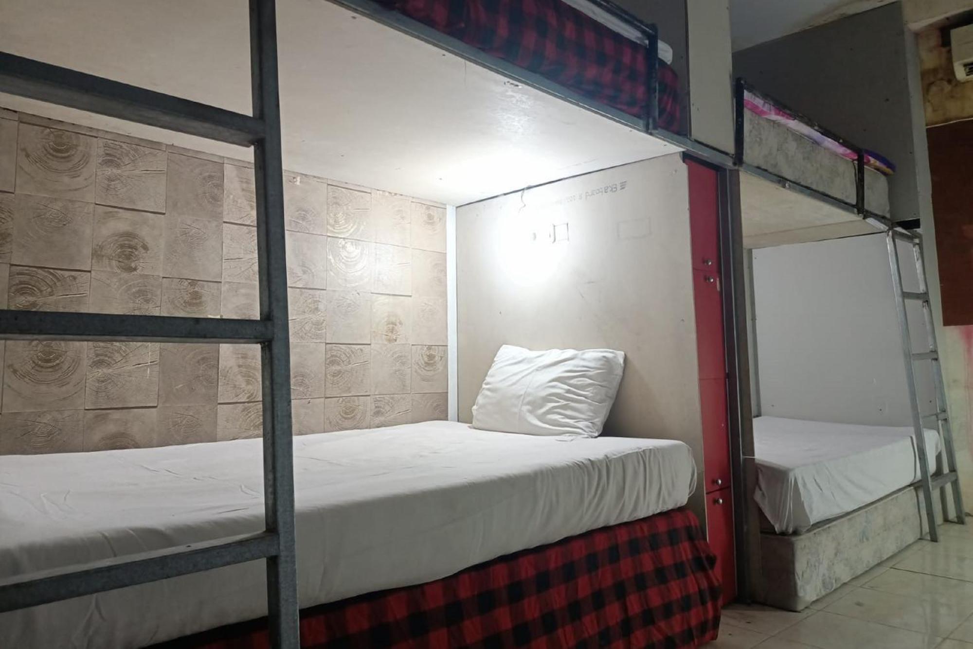 Super Oyo 710 Naomi Heritage Surabaya Ngoại thất bức ảnh